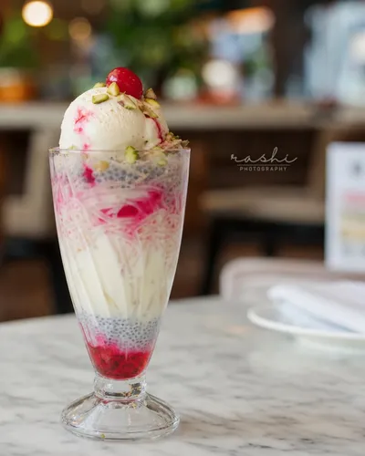 Traditional falooda dessert drink photography Qatar