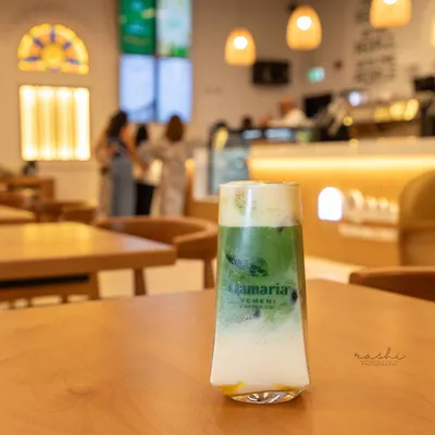 Refreshing green beverage photography in Qatar café by Rashi Photography